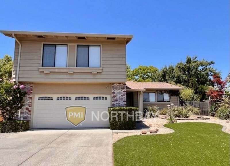 Primary Photo - 3552 Larchmont Ct