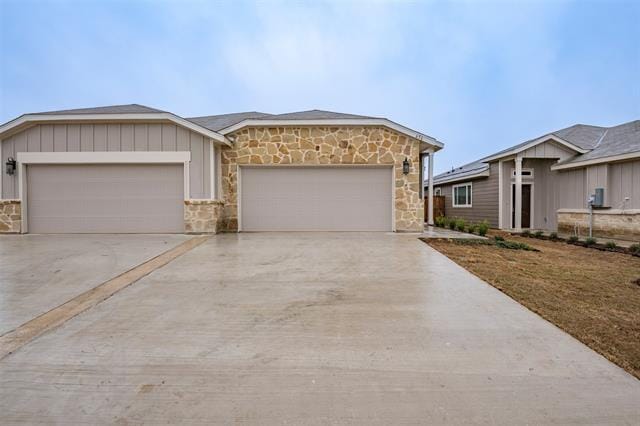 Building Photo - 656 Wheatfield Dr