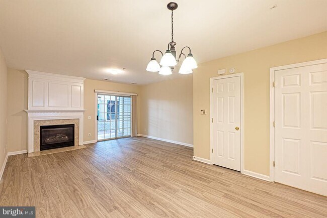 Foto del edificio - 21881 Elkins Terrace