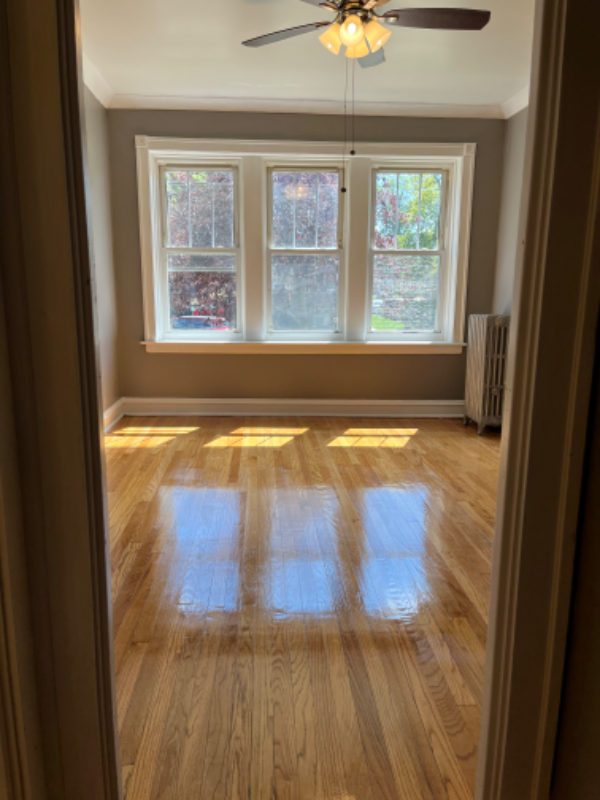 Building Photo - 4958 W Wrightwood Ave