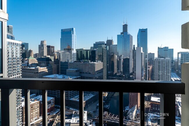 Foto del edificio - 500 N Kingsbury St