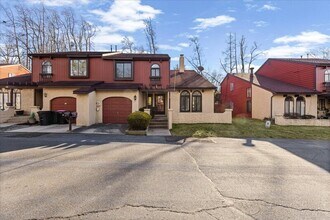 Building Photo - 11 Del Sol Pl