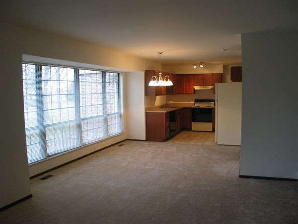 Building Photo - 2 br, 1.5 bath 4plex - Timbercreek Townhou...