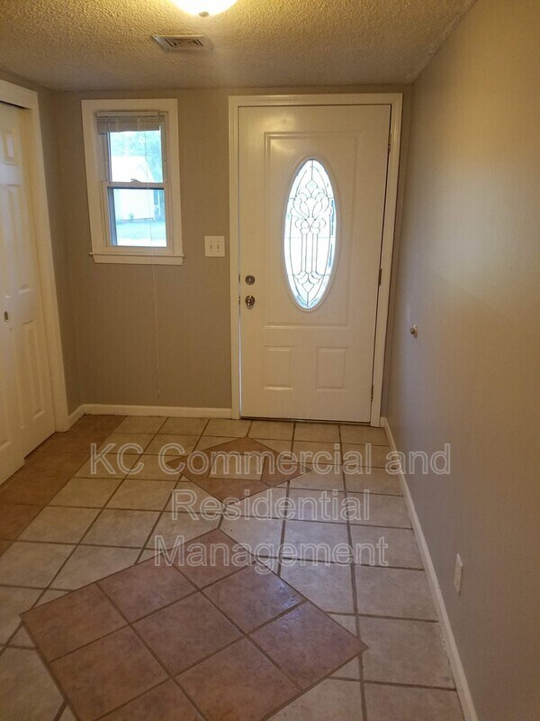 Building Photo - 3507 S Haden Dr