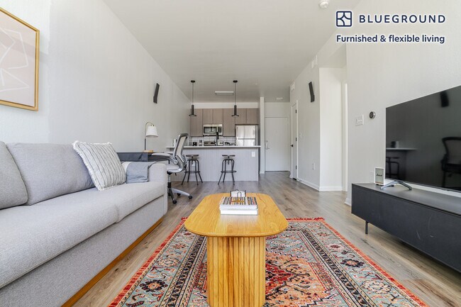 Foto del edificio - 3210 Esperanza Crossing