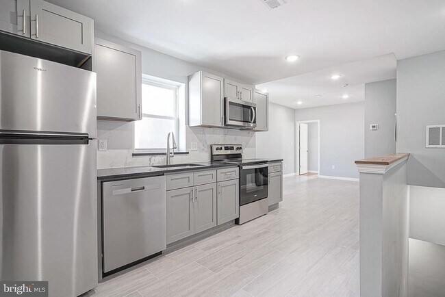 Building Photo - 1441 Tasker St