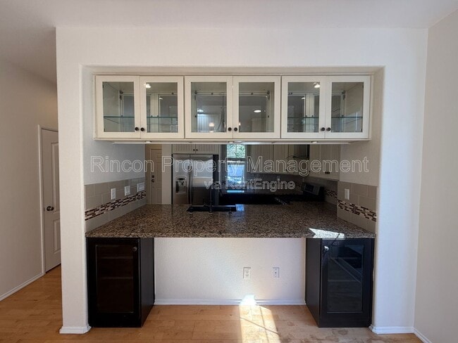 Foto del edificio - 238 E Pleasant Valley Rd