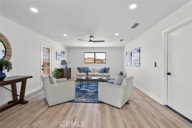 Foto del edificio - 4686 Stirrup Ln