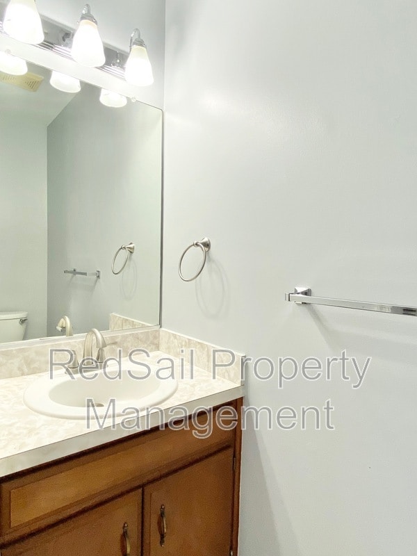 Building Photo - 926 Woodcreek Dr