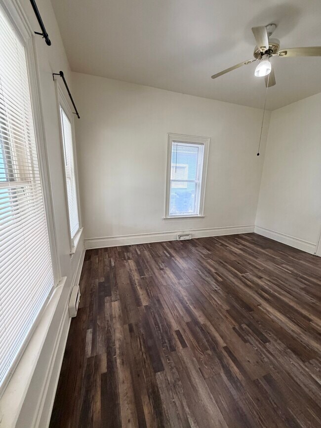Living Room - 1035 S 800 E