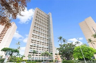 Building Photo - 555 University Ave