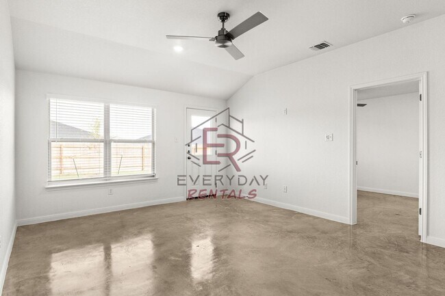 Building Photo - 912 Cherry Laurel Ln