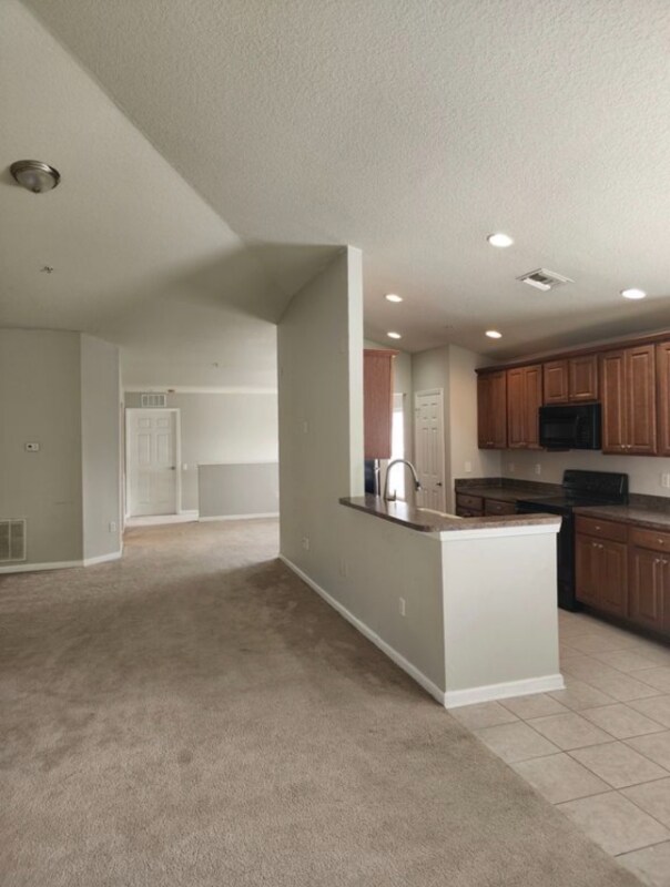 Building Photo - 2059 Kings Palace Dr