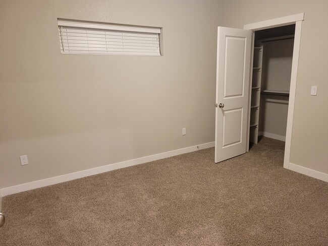 Bedroom 2 - 914 Schlagel St