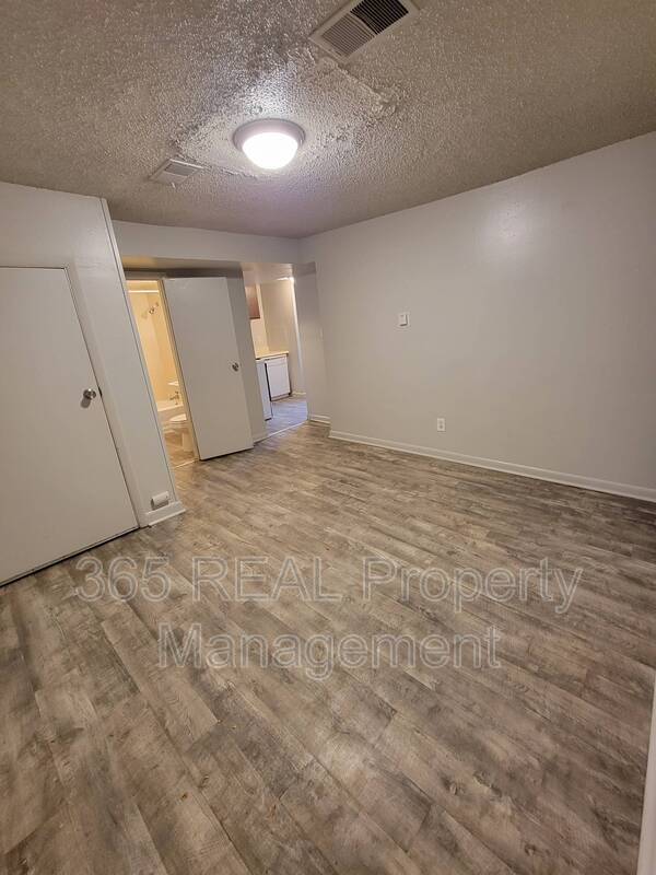 Building Photo - 1822 8th Ave