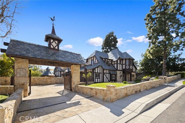 Foto del edificio - 15 Lochmoor Ln