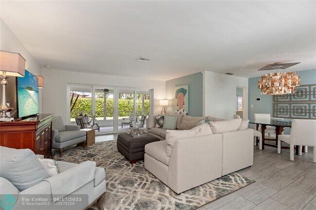 Foto del edificio - 6251 NE 22nd Ave