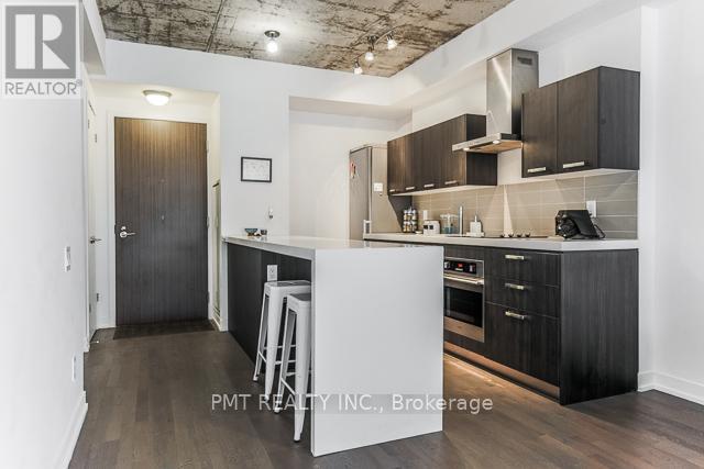 Photo du bâtiment - 560-560 King St W