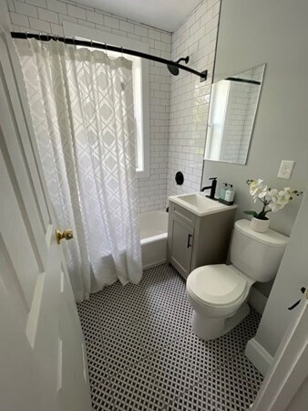 Primary Photo - 231 Lafayette St