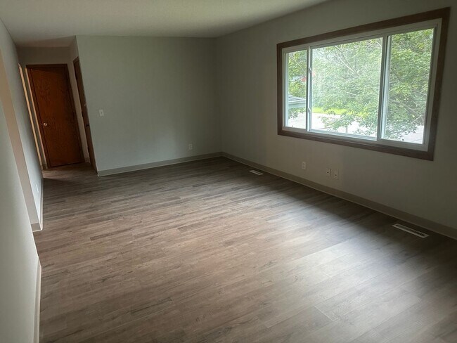 Foto del edificio - Newport Duplex