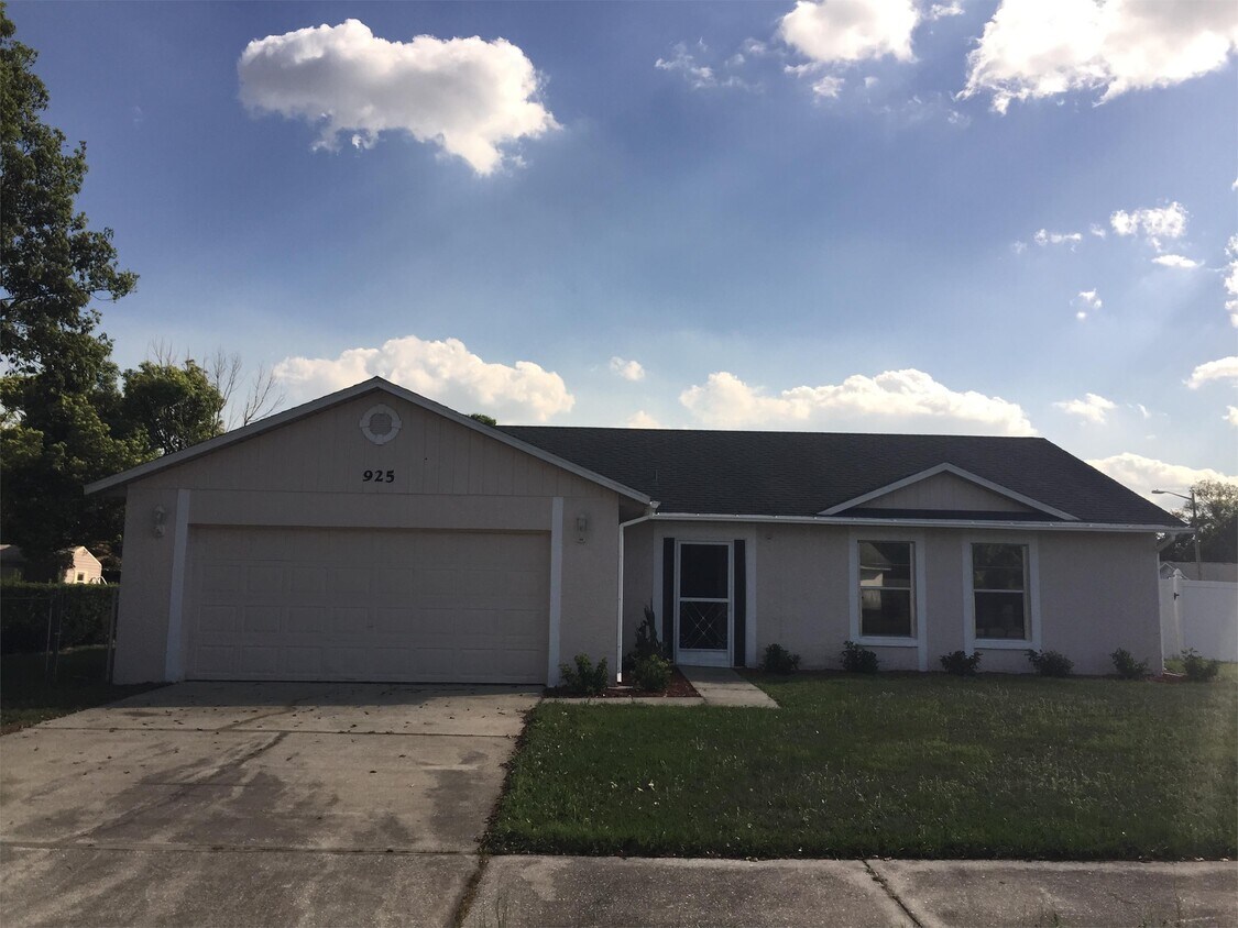 Foto principal - 925 Whisler Ct