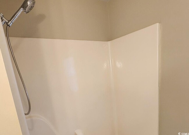 Building Photo - 220 Flag Patch Rd