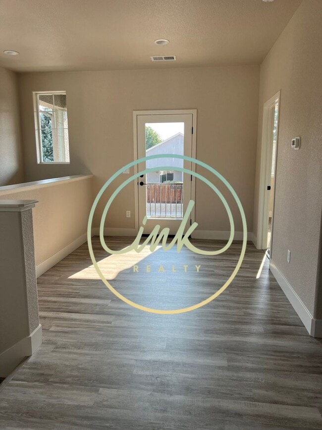 Building Photo - New Build Townhome Close to Downtown Gardn...