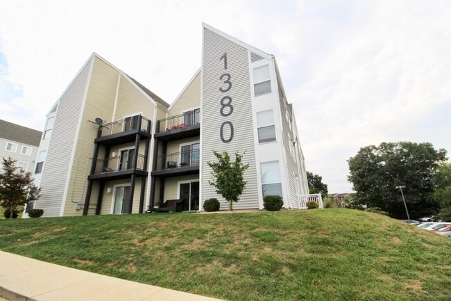 Building Photo - 1380 Hunters Rd