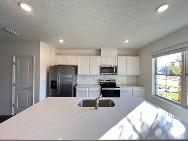 Foto del edificio - Perfect townhouse -  available now!