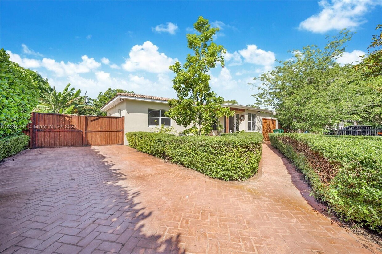 Foto principal - 290 S Biscayne River Dr