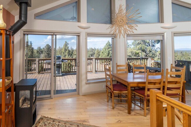 Foto del edificio - Beautiful Home in the Country with Views, ...