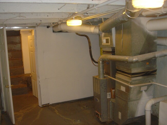 Foto del edificio - 2538 Foster Ave