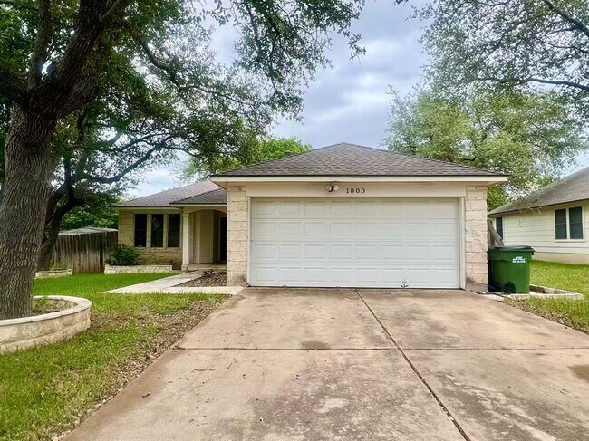 Foto del edificio - 1800 Columbine Ln