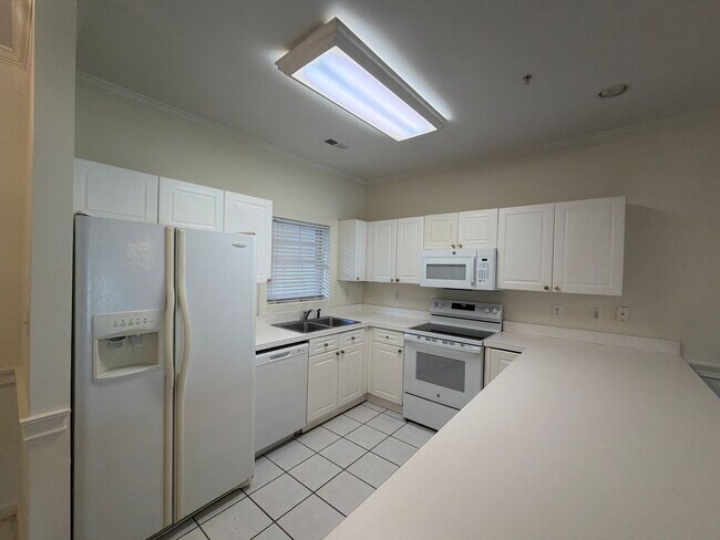 Building Photo - 9113 Meadow Vista Rd
