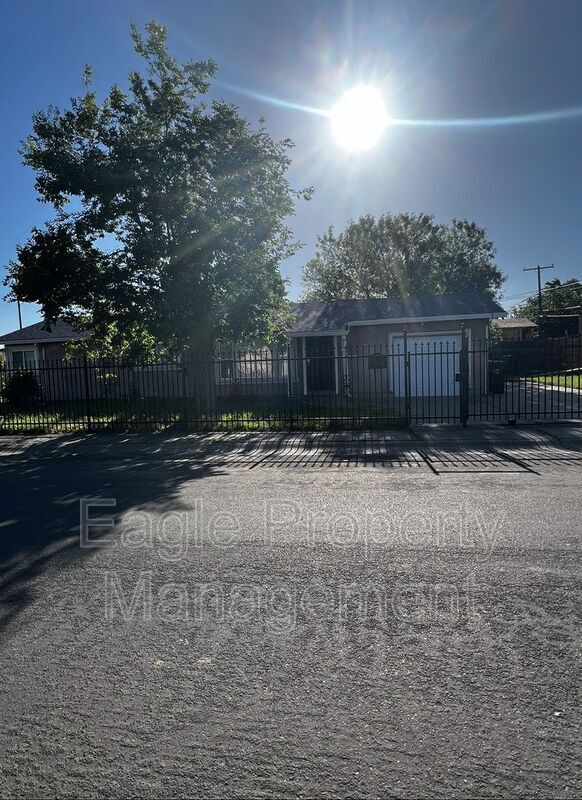 Building Photo - 2794 Oakmont St