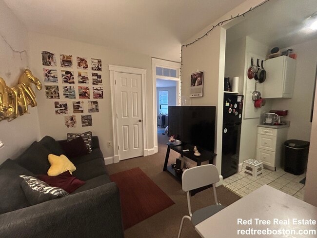 Building Photo - 822 Beacon St