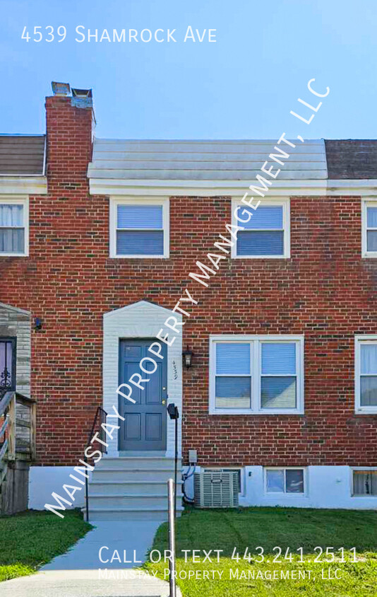 Foto principal - Updated 3 Bedroom Rowhome w/ Fenced Yard!