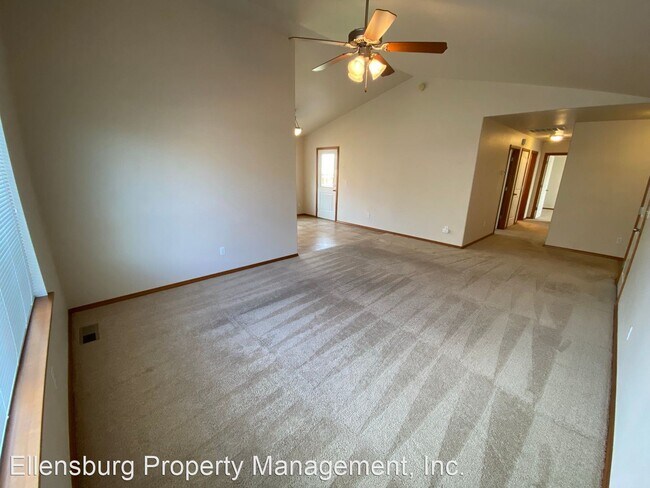 Building Photo - 3 br, 2 bath House - 403 E Windsor Ct.