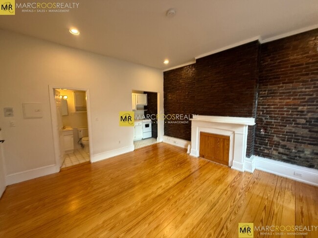 Building Photo - 672 Tremont St