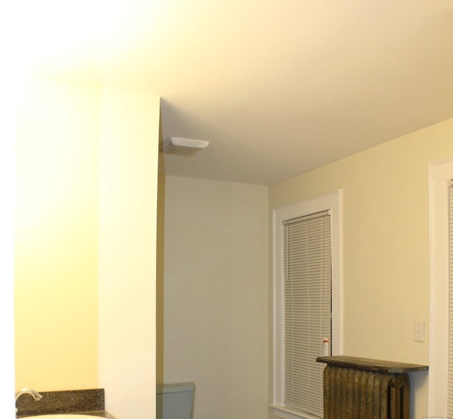 Building Photo - 27 Albert St