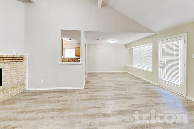 Building Photo - 918 Elliott Dr