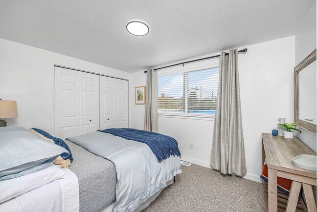 Foto del edificio - 3608 Palatine Ave N