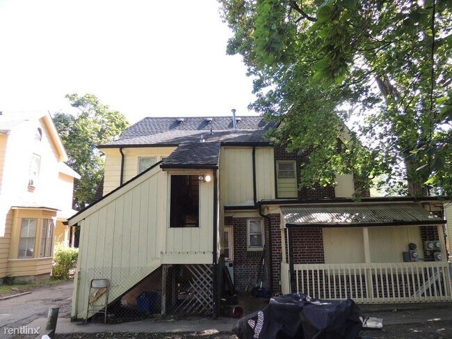 Building Photo - 3 br, 1 bath Duplex - 125 N Normal St 125 ...