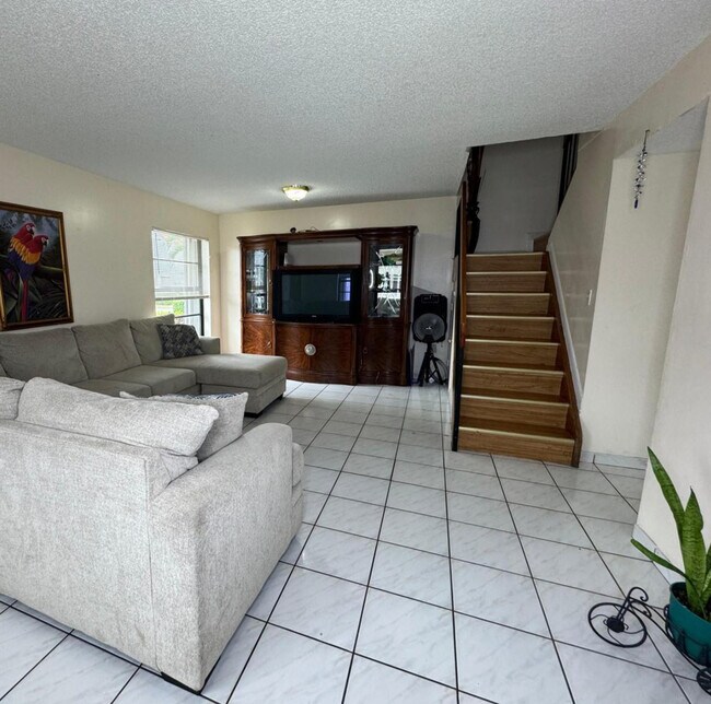 Foto del edificio - 5240 W 24th Ct