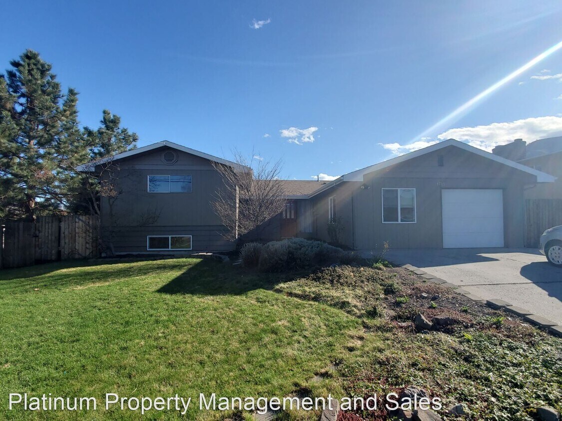 5 br, 3.5 bath House 1715 Fifth St. House for Rent in Wenatchee, WA