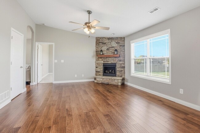 Building Photo - 2309 Mace Dr
