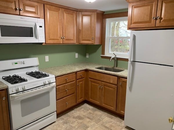 Building Photo - 12 Waverley St