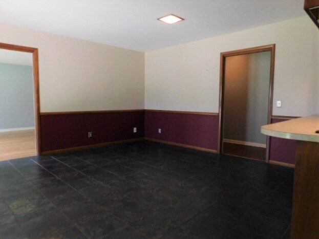 Building Photo - 2212 W 11th Ave