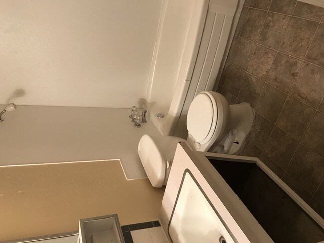 Foto del edificio - 1676 Riviera Dr