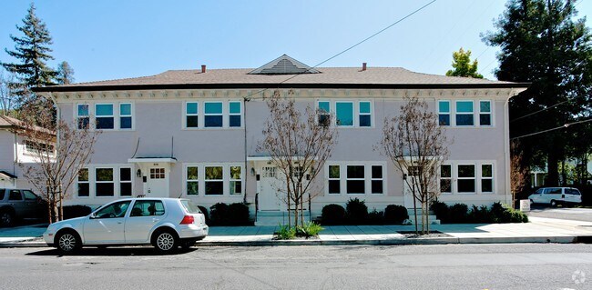 Building Photo - 500 Coombs St